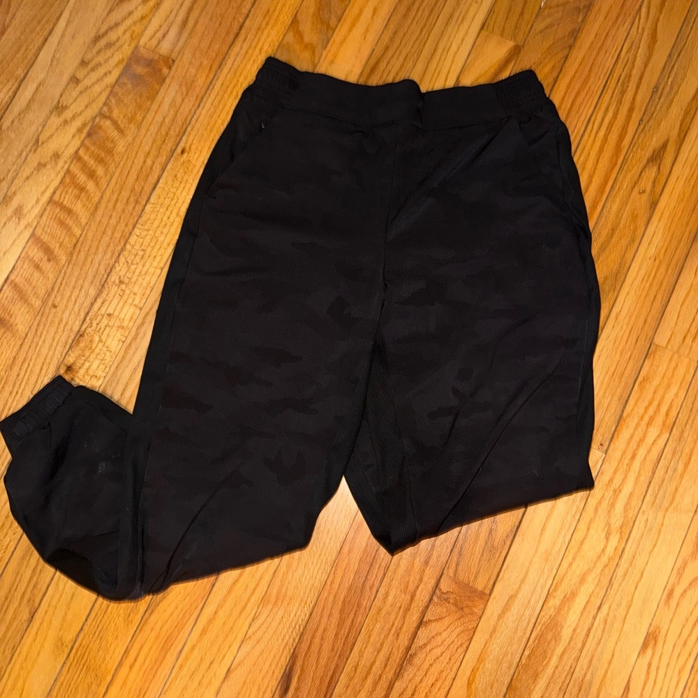 Athleta Women’s Black Camo Pants - Picture 7 of 7